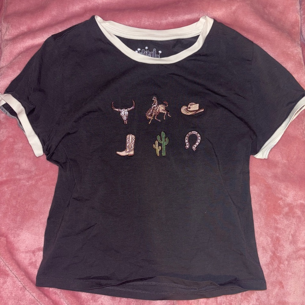 Black and White Graphic Crop Top